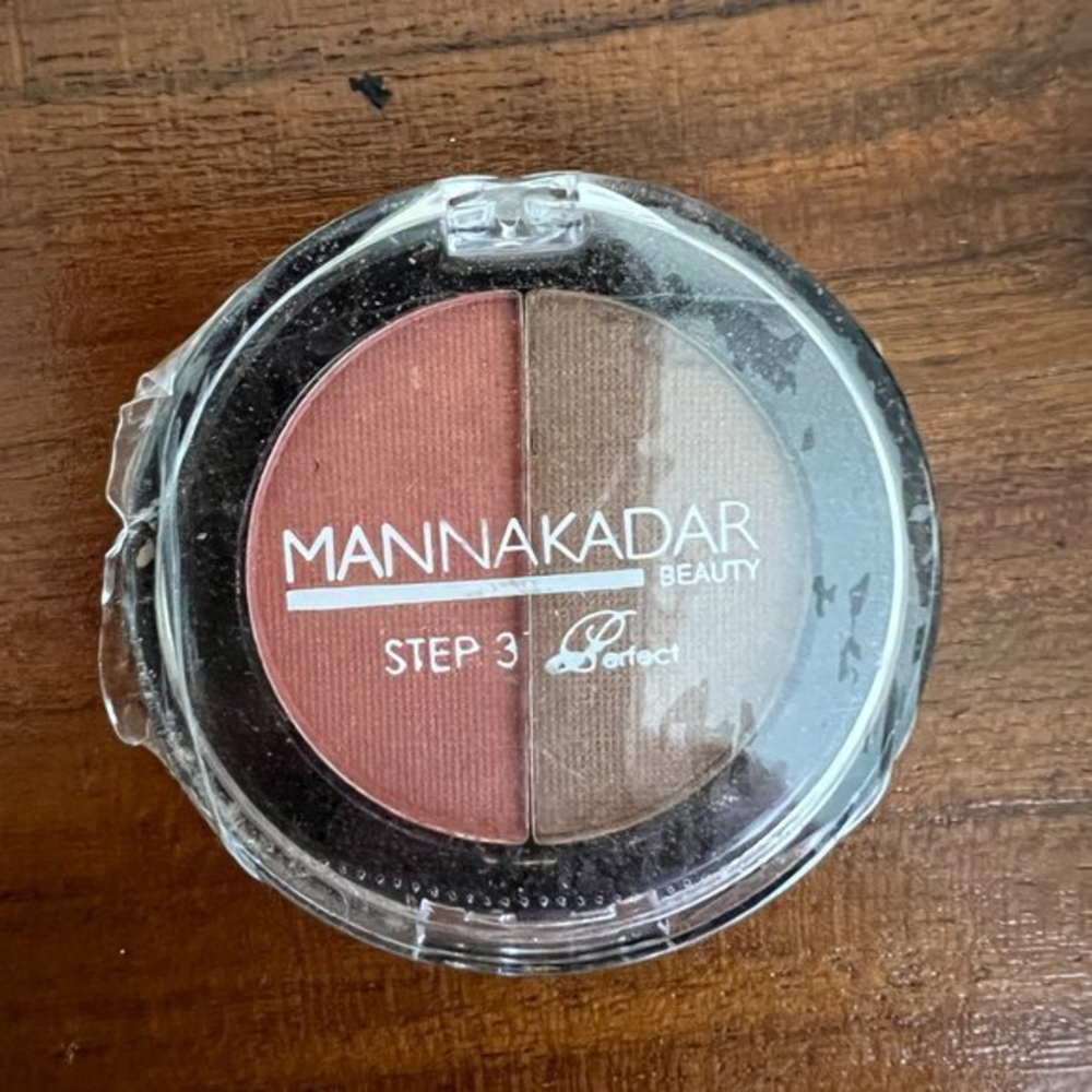 NWT MANNA KADAR‎ Contour, Shadow, Blush in Venus & Iris